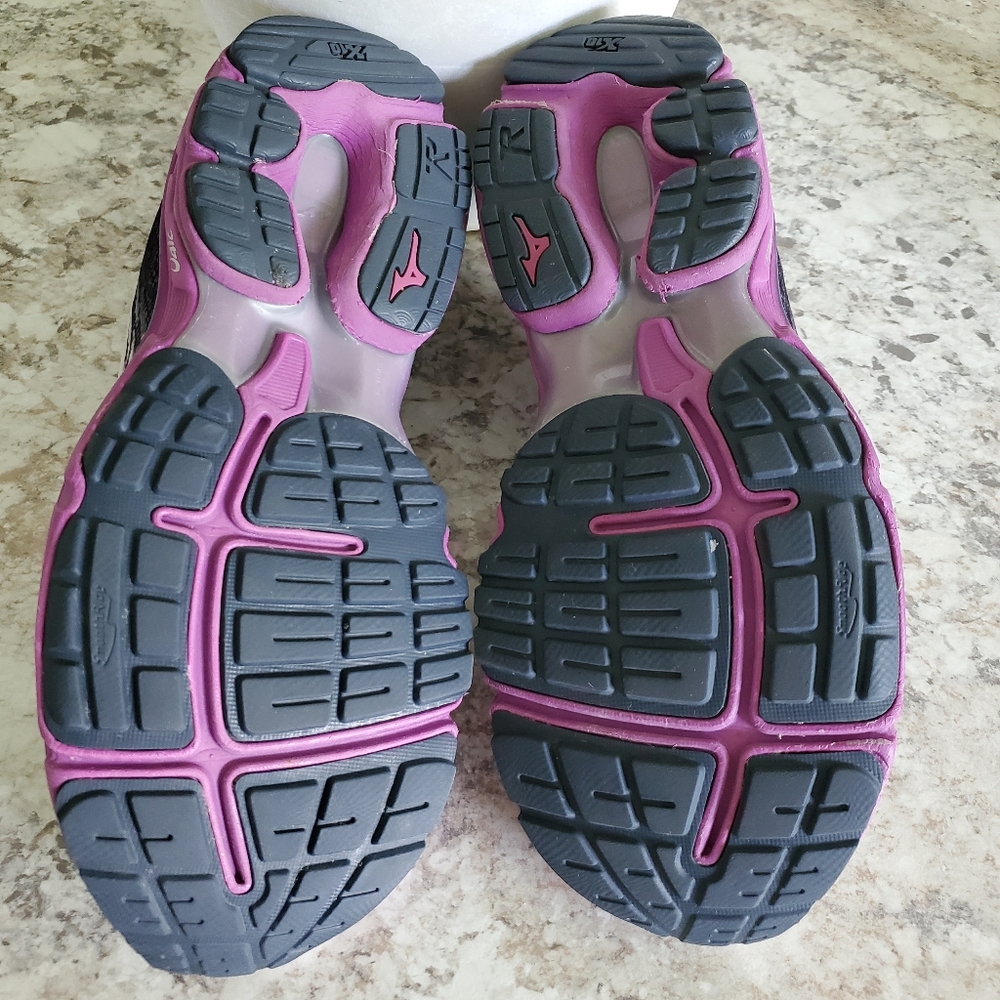 Mizuno Wave Rider 19   X10 Women's Size 10 Sneaker - Picture 5 of 9